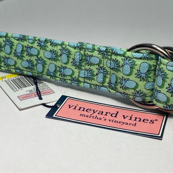Vineyard Vines Green Blue Pineapple Textile Belt with Chromed Buckle NWT Sz Med - Picture 3 of 11